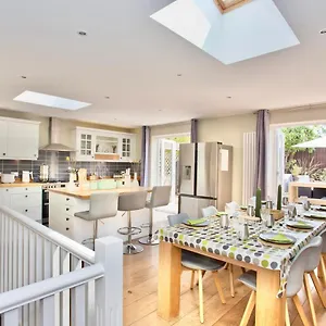 Luxury - Hot Tub - Pool Table - Gym - Sauna - Cinema - Free Parking - Close To Bournemouth
